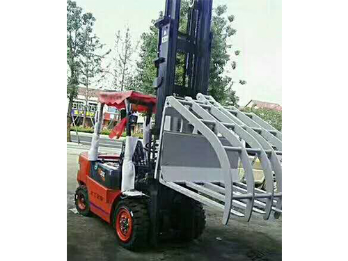 傾翻帶斗、爪的廢料叉車